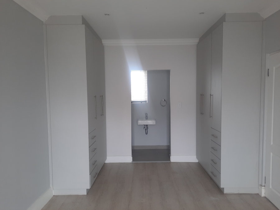 To Let 3 Bedroom Property for Rent in Langeberg Heights Western Cape